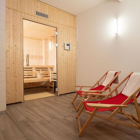 Ferienwohnung Rotes Haus Krabbe - Whg 2 Ostseeheilbad Ostseeheilbad Zingst Exterior foto